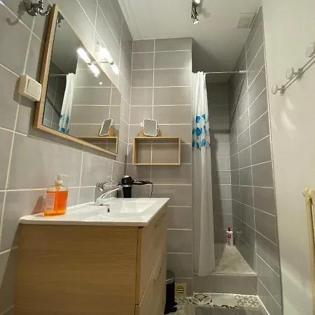 Gare - Parking - Cosy - Jardin - Labellise Clevacances 3 Etoiles アパート